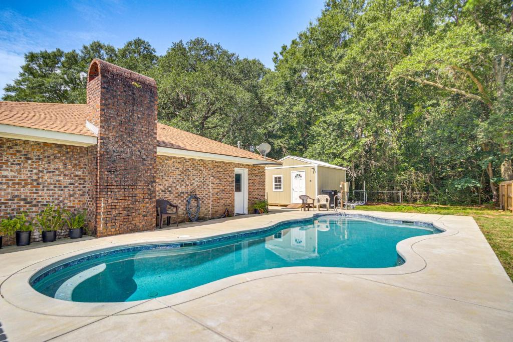 Carriere House | Family Getaway w/Pool on 8 Acres in Carriere!