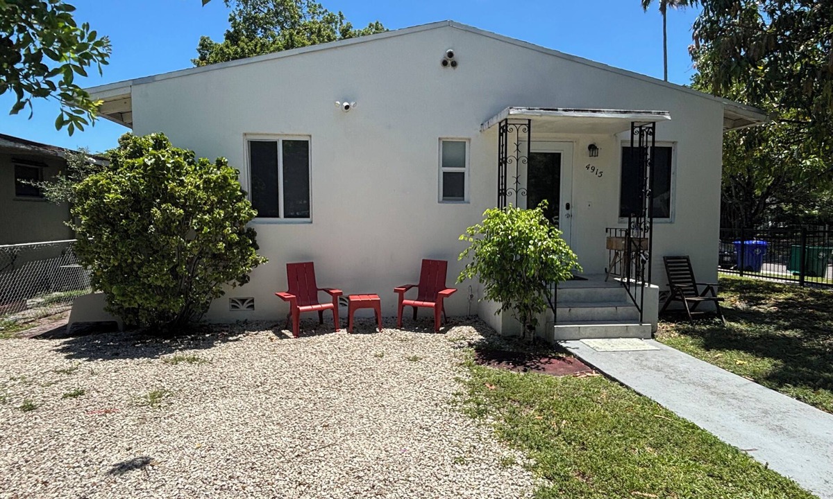 Liberty City House | Fantastic 1-bedroom townhome with AC in vibrant Miami
