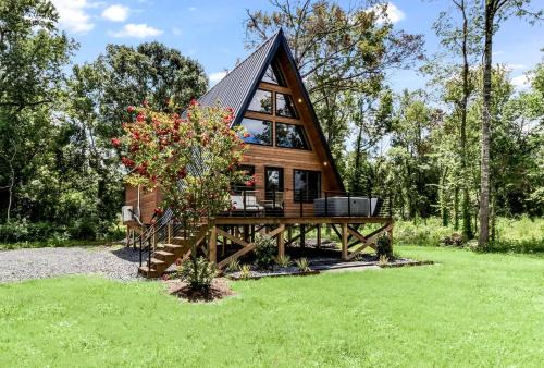 New Iberia Ski Chalet | Fantastic A-Frame with Spa and Furnished Deck in Louisiana