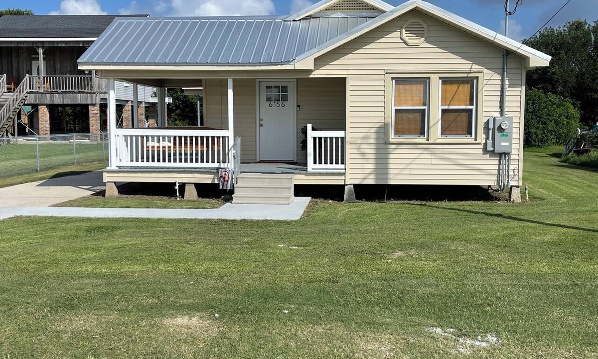 Chauvin House | Fishing, Crabbing, Relaxing. You will enjoy whichever you decide to do.