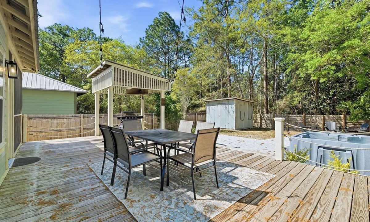 Santa Rosa Beach House | Florida Cottage | Fenced yard| Serentiy Cottage | Hot Tub | Santa Rosa Beach