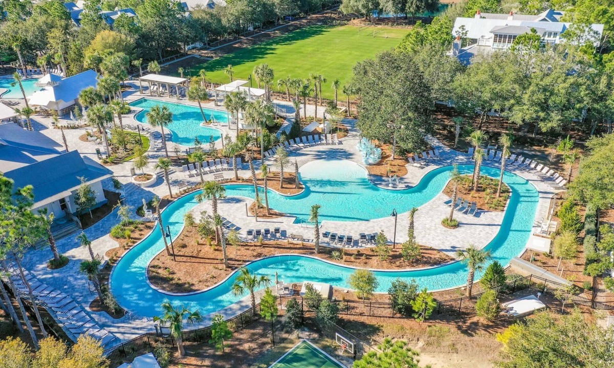 Forest District House | Forest District - Pool! Golf Cart! Screened Porch! Private Pool!