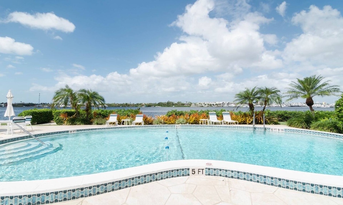 Royal Harbor Condo | FOUR WINDS - Waterfront Condo Overlooking Naples Bay