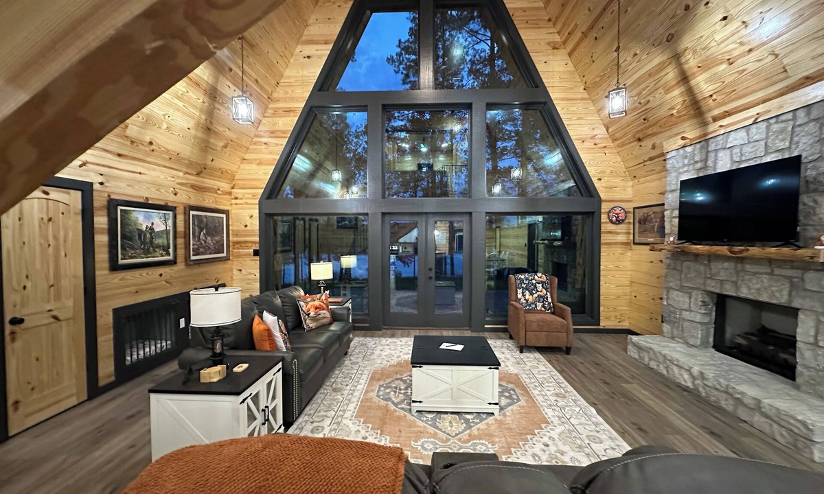 Natchitoches Cabin | Fox Den Sibley Lake ADA Cabin 8 beds Sleeps 12 Pet Friendly Fishing
