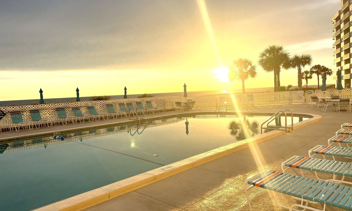 Lower Grand Lagoon Condo | FREE BEACHSETUPS! 1st FL MOONSPINNER 110 OCEANFRONT-POOL WALKOUT🩵 PARK BY DOOR!