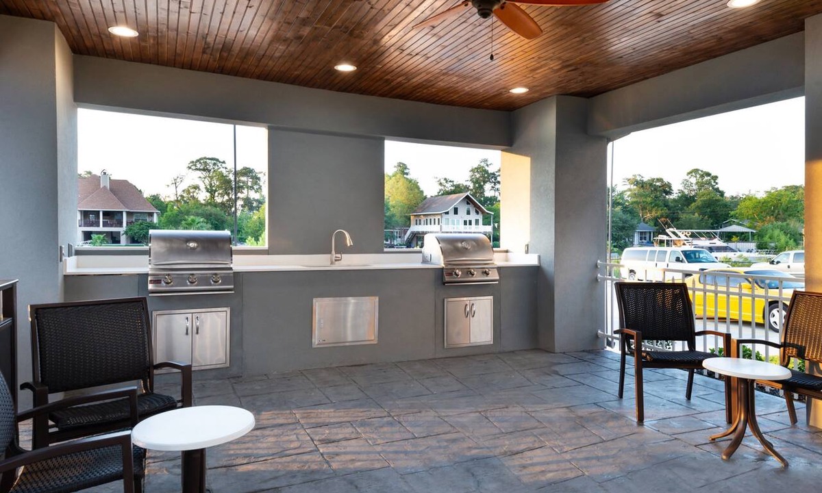 Lake Charles Condo | Free Breakfast. Outdoor Pool. Gym. Perfect for Your Next Trip!