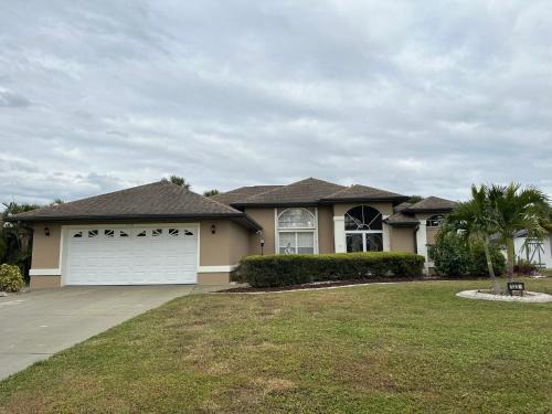 Port Charlotte House | Freshwater Canal Pool Home