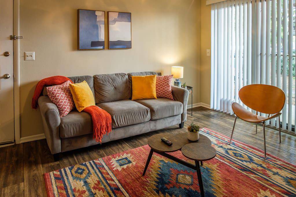 Arlington Apartment | Frontdesk | 1BR Apt minutes to Airport