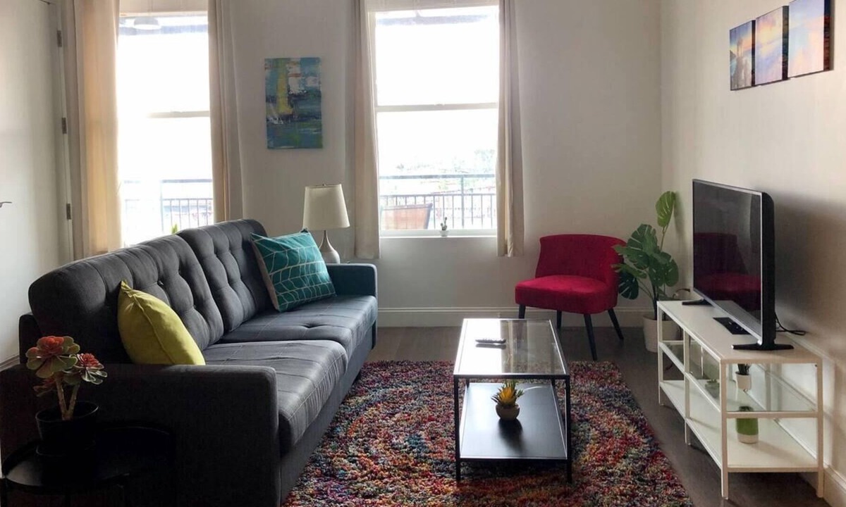 Historic Ybor Apartment | Frontdesk | Stunning Studio in Ybor City