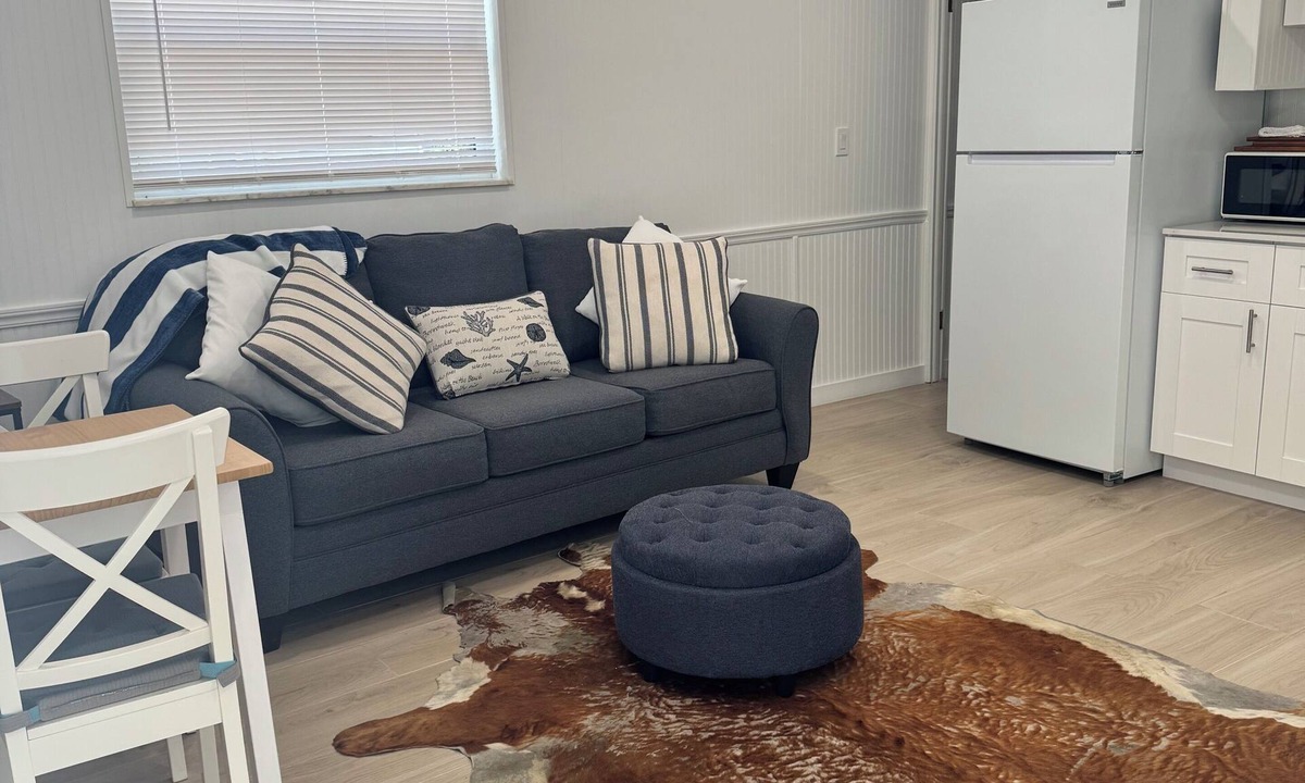 Layton Apartment | Furnished, updated 1-bedroom apartment in charming Layton ideal for snow-birds