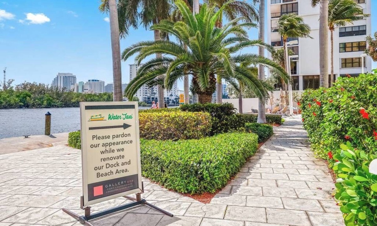 Birch Park Finger Streets Hotel | Galleryone Hilton Suite Walk to the Beach/Galleria Mall
