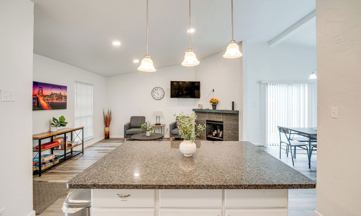 The Colony Cottage | Game Room & Pool: Family Home in The Colony!