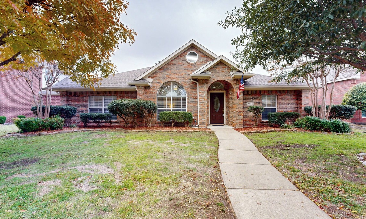 Frisco House | Games, Backyard & Patio: Spacious Home in Frisco