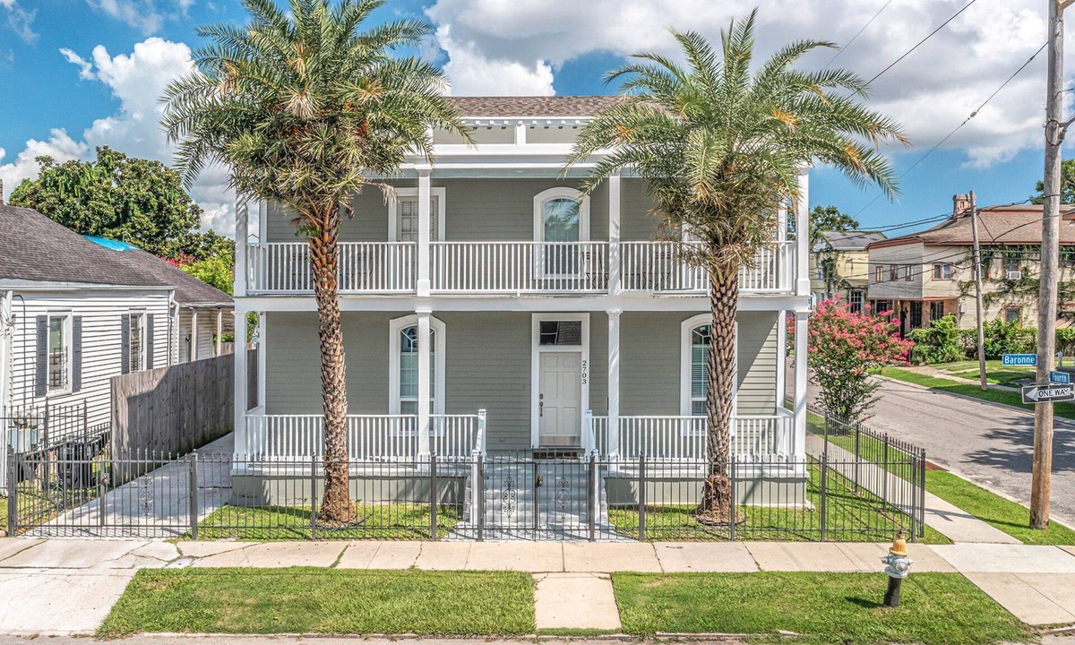 Faubourg Livaudais House | Garden District Upscale Summer Escape w/Gated Off-St Parking & Streetcar Access