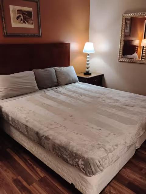 Baton Rouge Apartment | Gated 1 King Apt with Full Kitchen 139