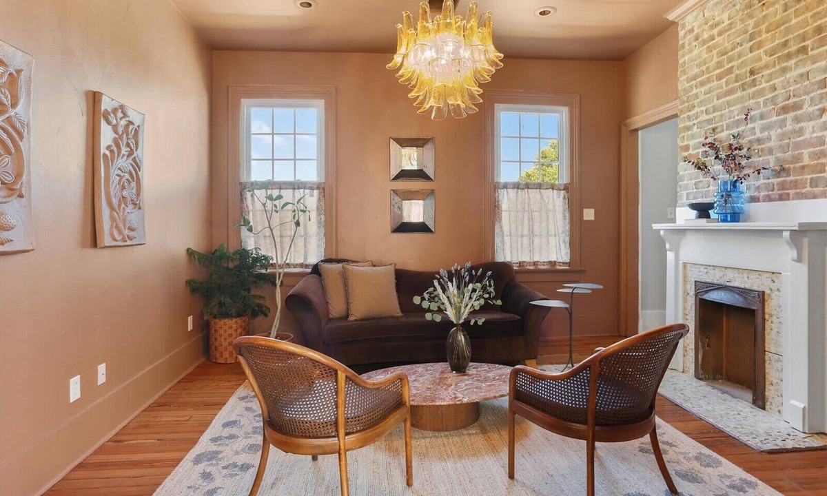 New Orleans Apartment | Gateway to City Park! Designer 2bd w Patio&Parking