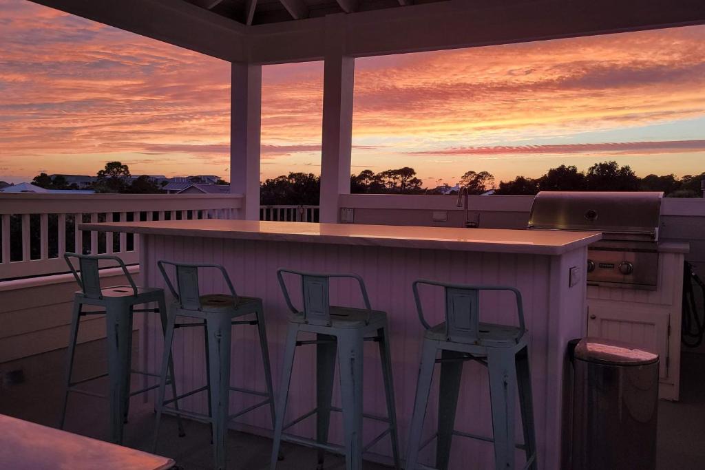 Santa Rosa Beach House | Golf Cart, 3 King Beds, Covered Rooftop Area, Half Mile to Beach!