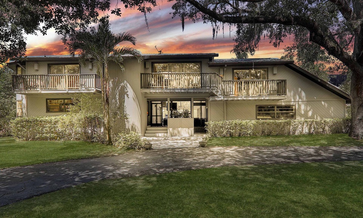 Avon Park House | Golf Course Home with Heated Saltwater Pool near Lake Lotela - Fairway to Heaven