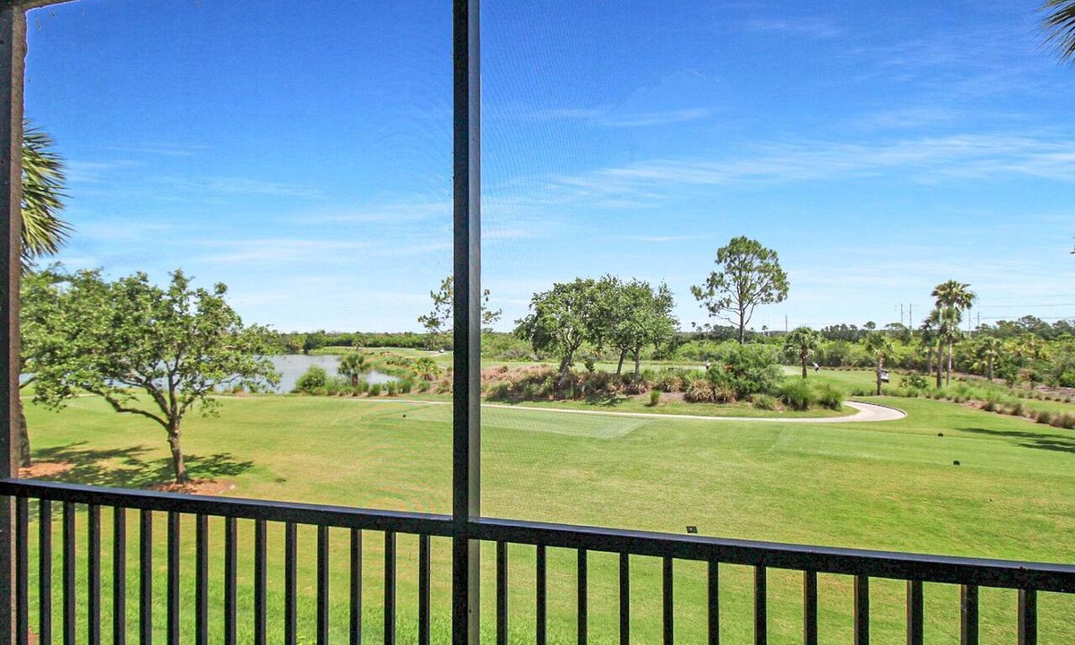 Braden River House | Golf front condo in Riverstrand Golf & Country Club - Includes golf membership - Coastal Links