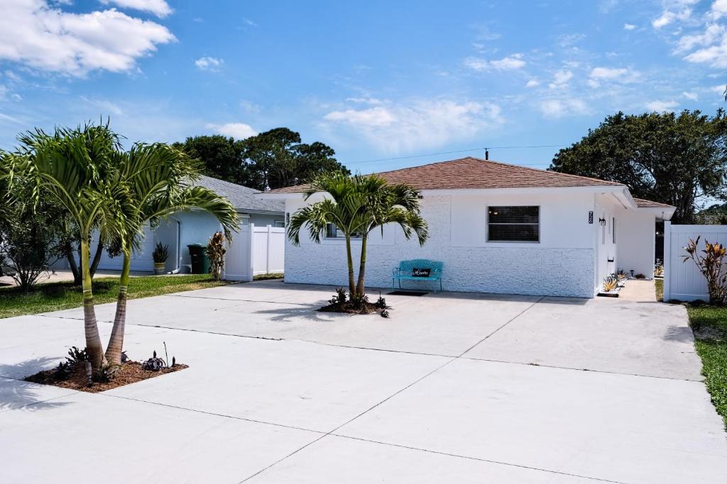 Naples Park House | Good Vibes - Serenity