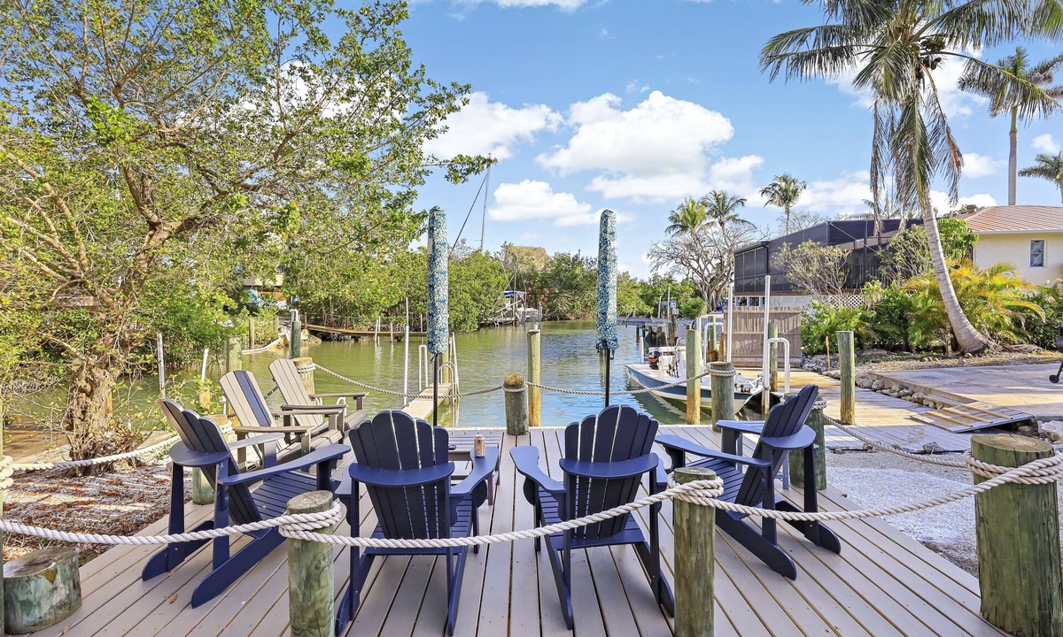 Goodland House | Goodland pet-friendly home w/dock & kayaks