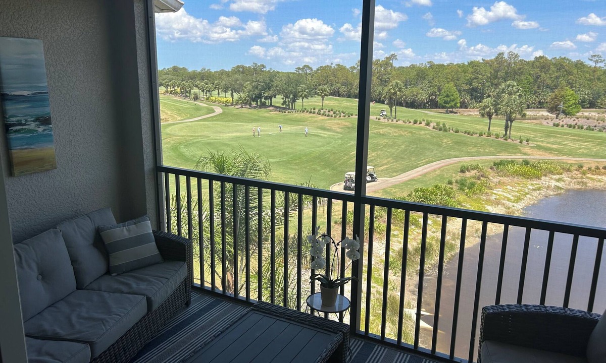 Naples Condo | GORGEOUS PANORAMIC GOLFERS' DREAM VIEW!