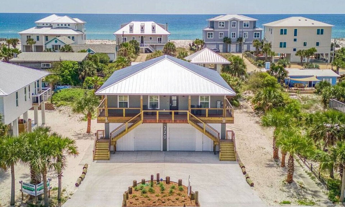 Villa Primera House | Great 4 bedroom, 2.5 bath home on beautiful Pensacola Beach!