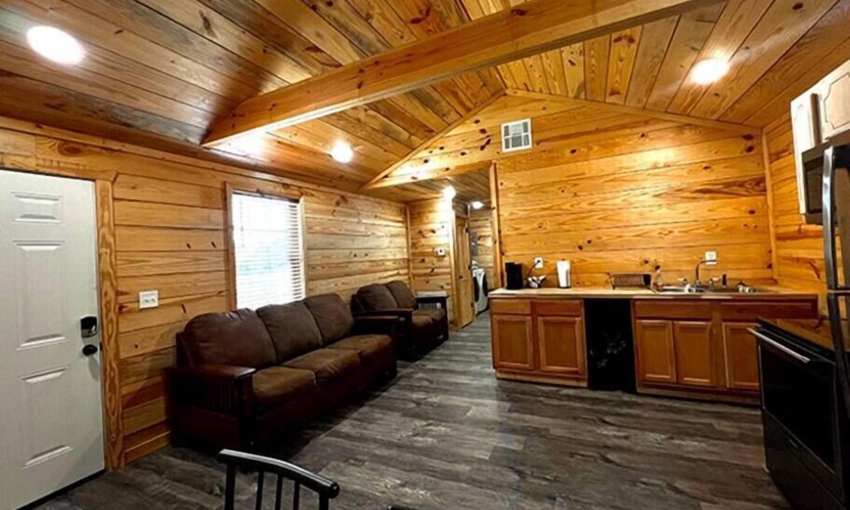 Coffeeville Cabin | Grenada Lake Resort 2 bedroom Cabin # 6