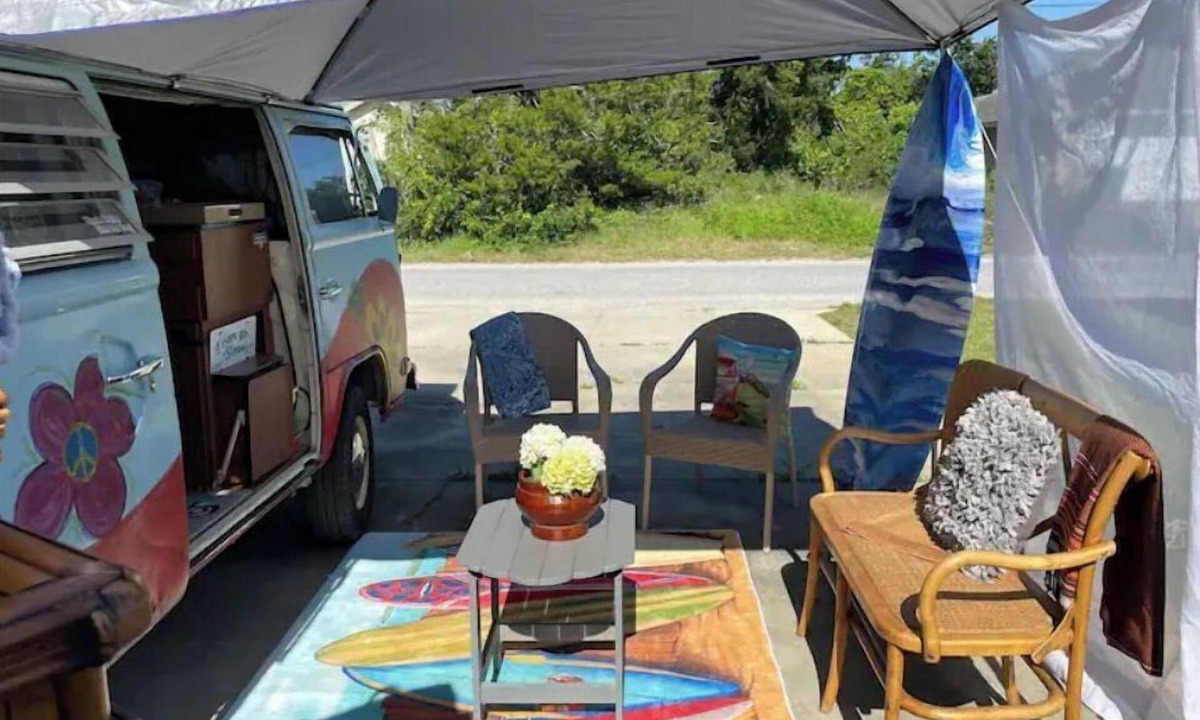 Inlet Beach Heights House | Groovy Scooby Bus