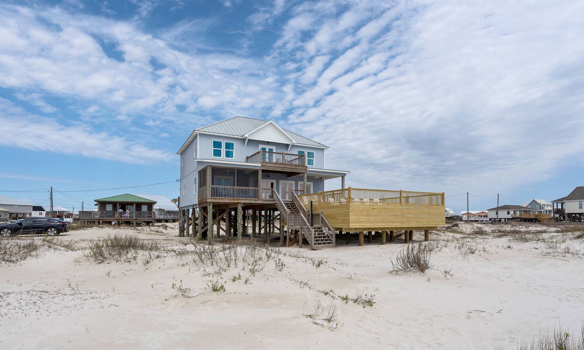 Dauphin Island House | Gulf Front Home with 3 Master Bedrooms
