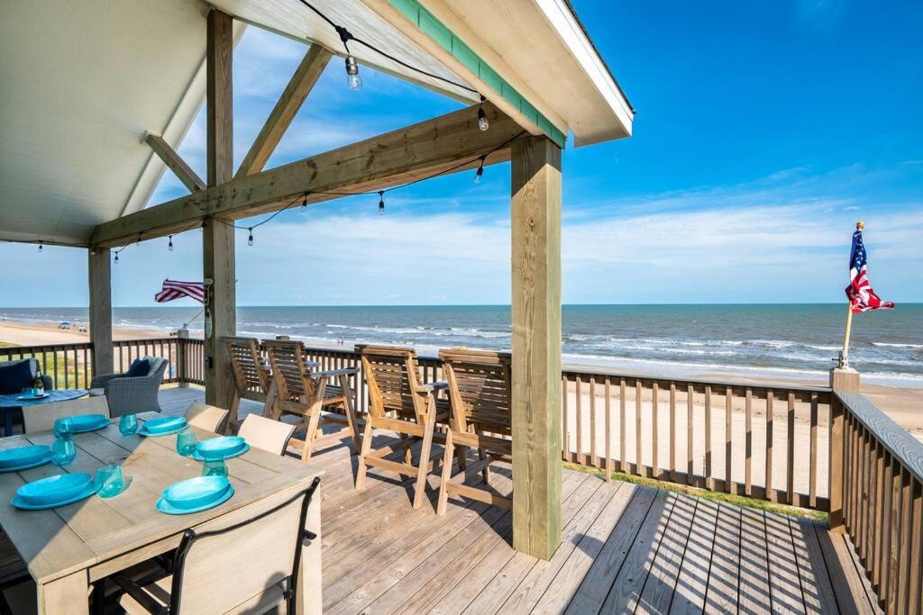 Port Bolivar House | Gulf Front - Mini Golf - Hot Tub - Family Friendly - ForeShore