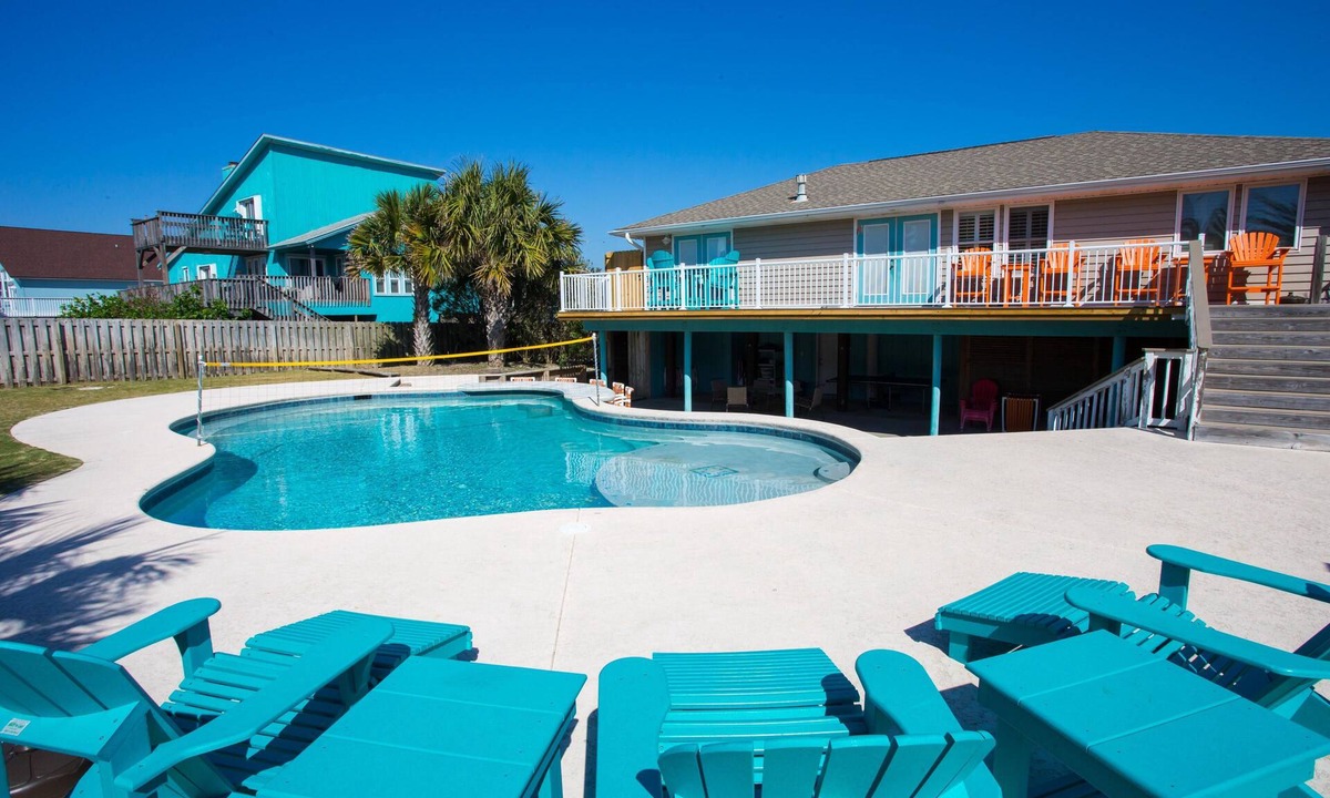 Toilla Segunda House | Gumbo Bungalow: Private Heated Pool w/Swim-up Bar, Volleyball, Ping Pong