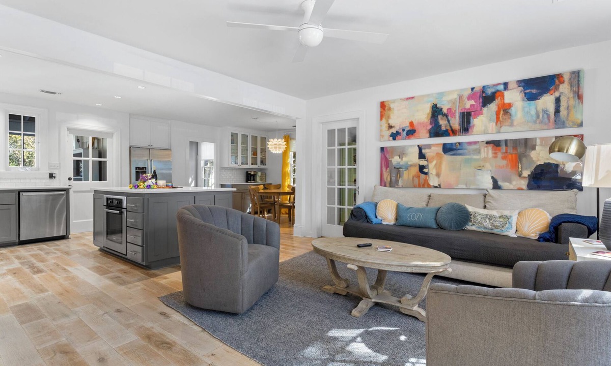 Old Town House | Half a Block to the Beach! Come Bay-Cation here, Spacious House to fit everyone