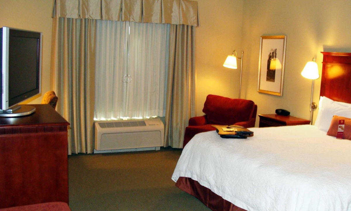 Calera Hotel | Hampton Inn Calera