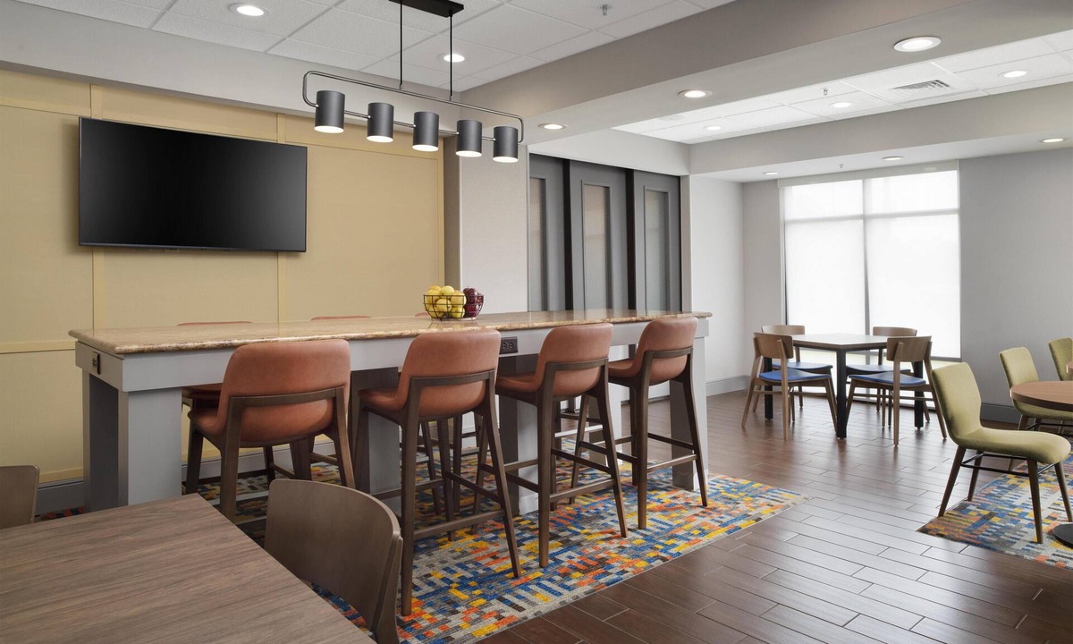 Magnolia Hotel | Hampton Inn Magnolia