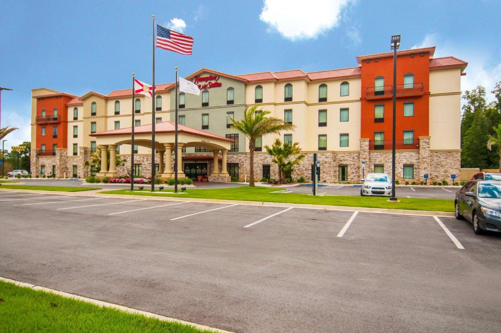 Northwest Pensacola Hotel | Hampton Inn & Suites Pensacola/I-10 Pine Forest Road
