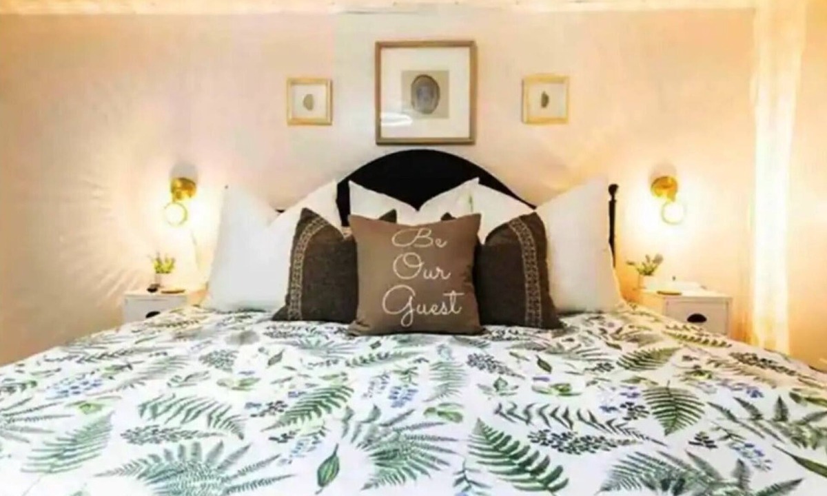 De Funiak Springs House | Happy Victorian charming 4-bedroom house in historic DeFuniak Springs