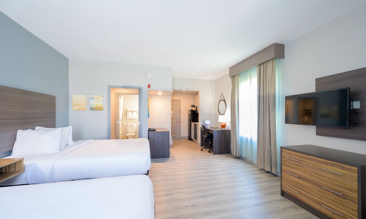 Upper Grand Lagoon Hotel | Hawthorn Extended Stay by Wyndham Panama City Beach
