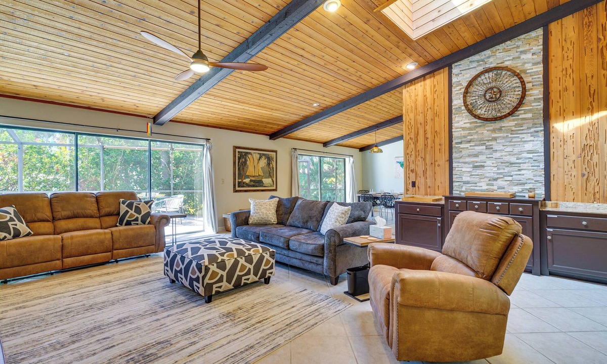 Eight Lakes Cottage | Heated Pool, 3 Mi to Dtwn: Cape Coral Escape!