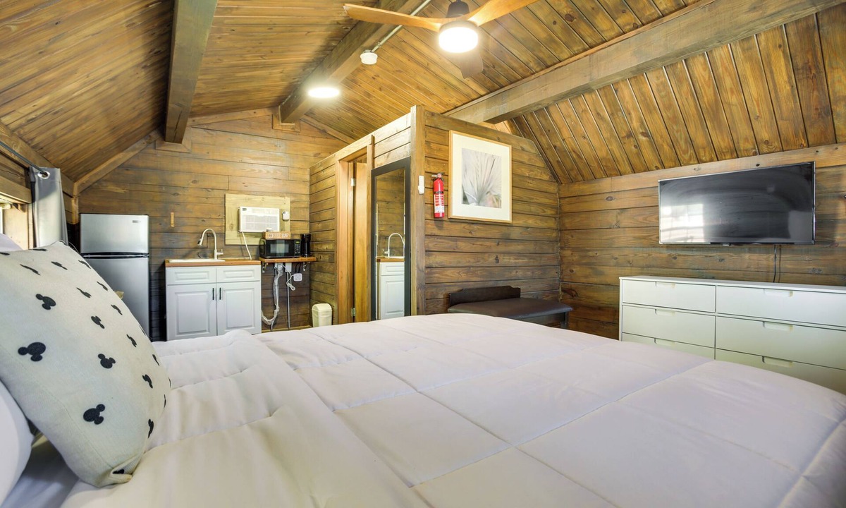 Crown Point Apartment | Heated Pool Access: Bayou Cabin Near NOLA!