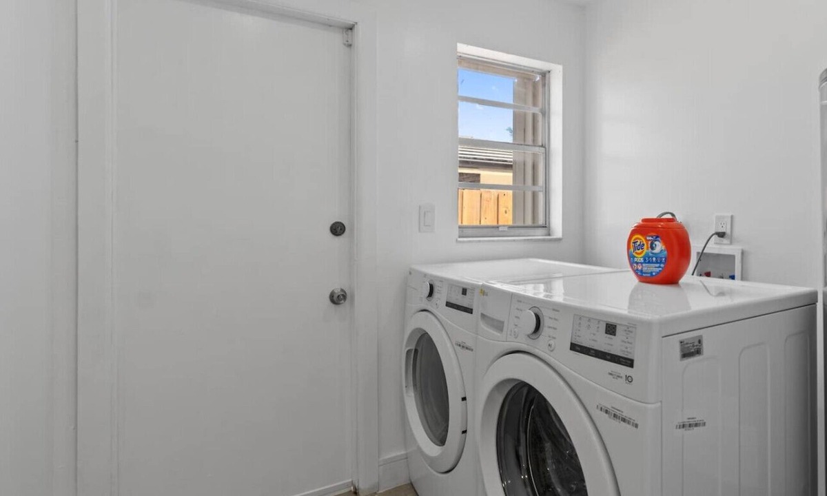 Ludlam House | Heated Pool Family&Friends 5 min FIU Spanish-Style