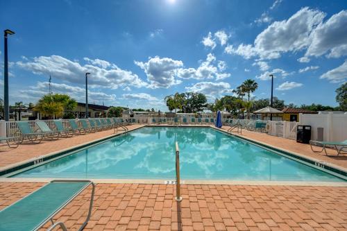 Zephyrhills South House | Heated Pool, Games & Socials! Zephyrhills Home