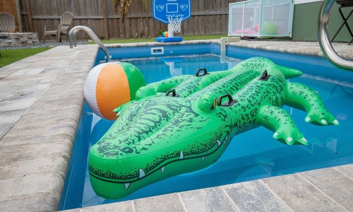 St. Petersburg House | Heated Pool-St Pete Beach Bungalow-Gameroom, golf, bowling, fire pit-Slps 10