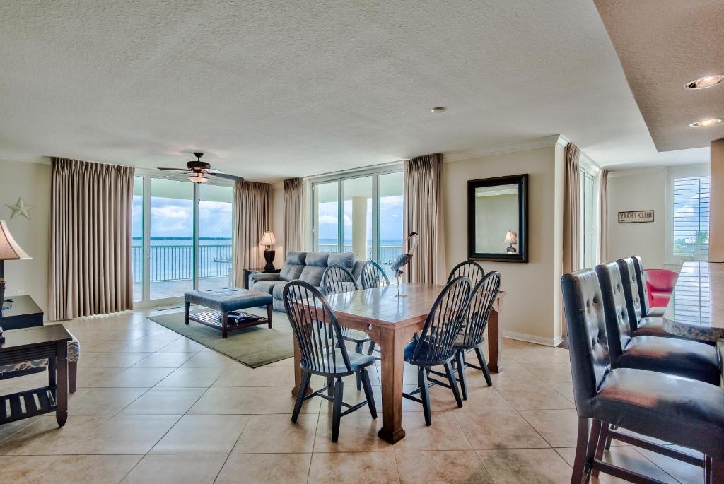 Fort Walton Beach Apartment | Heron 403 - Emerald Escape - Destin West - 2,400 sq ft