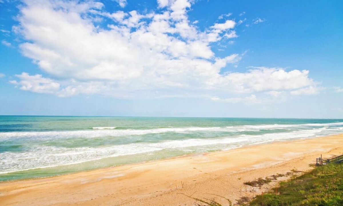 Vilano Beach Cottage | High Tide by Distinctive Beach Rentals