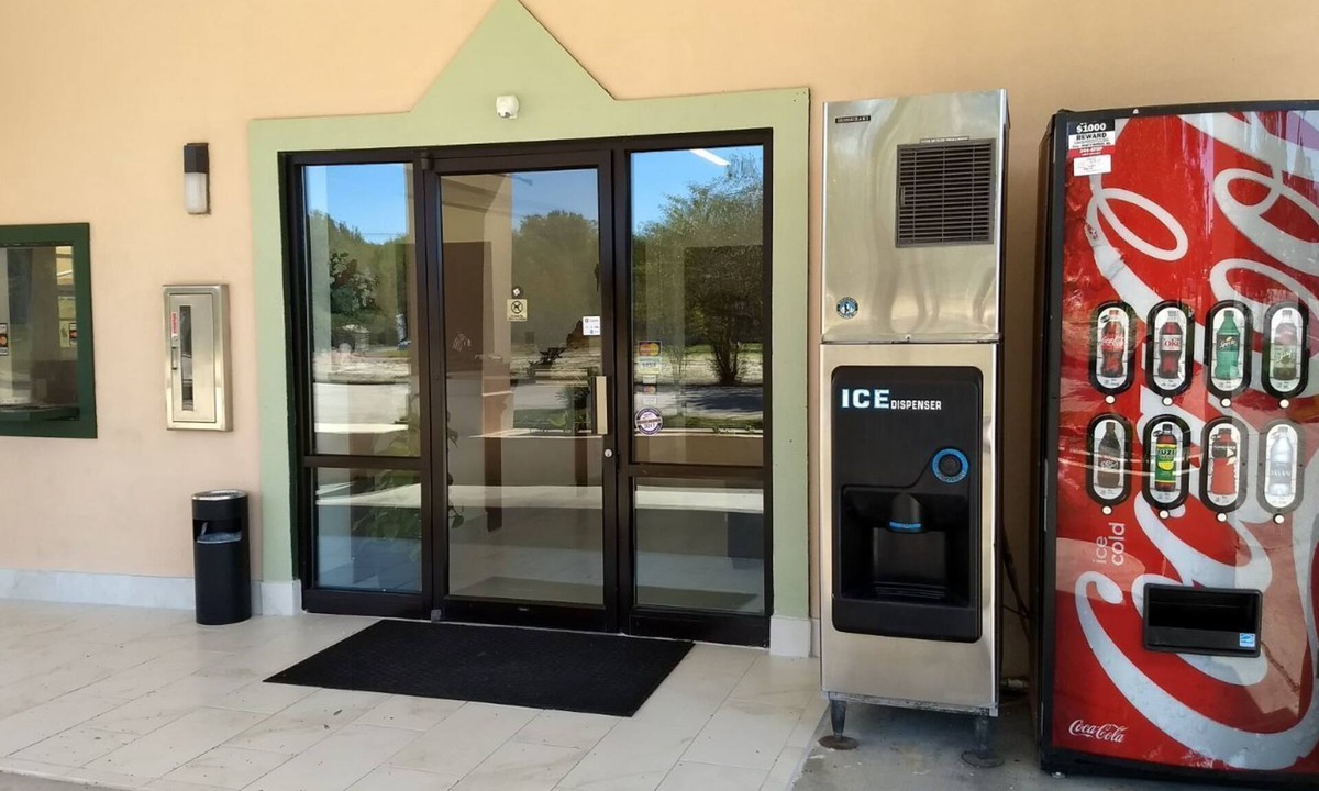 Denham Springs Hotel | Highland Inn Denham Springs - Baton Rouge East