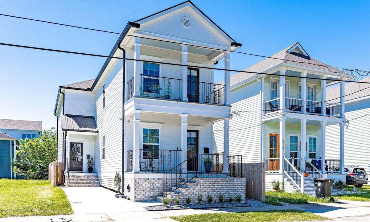 Tulane - Gravier Apartment | Historic 3BR Mid-City home by Lafitte Greenway. Sleeps 6, patio, Wi-Fi, Smart TVs, walk to Superdome