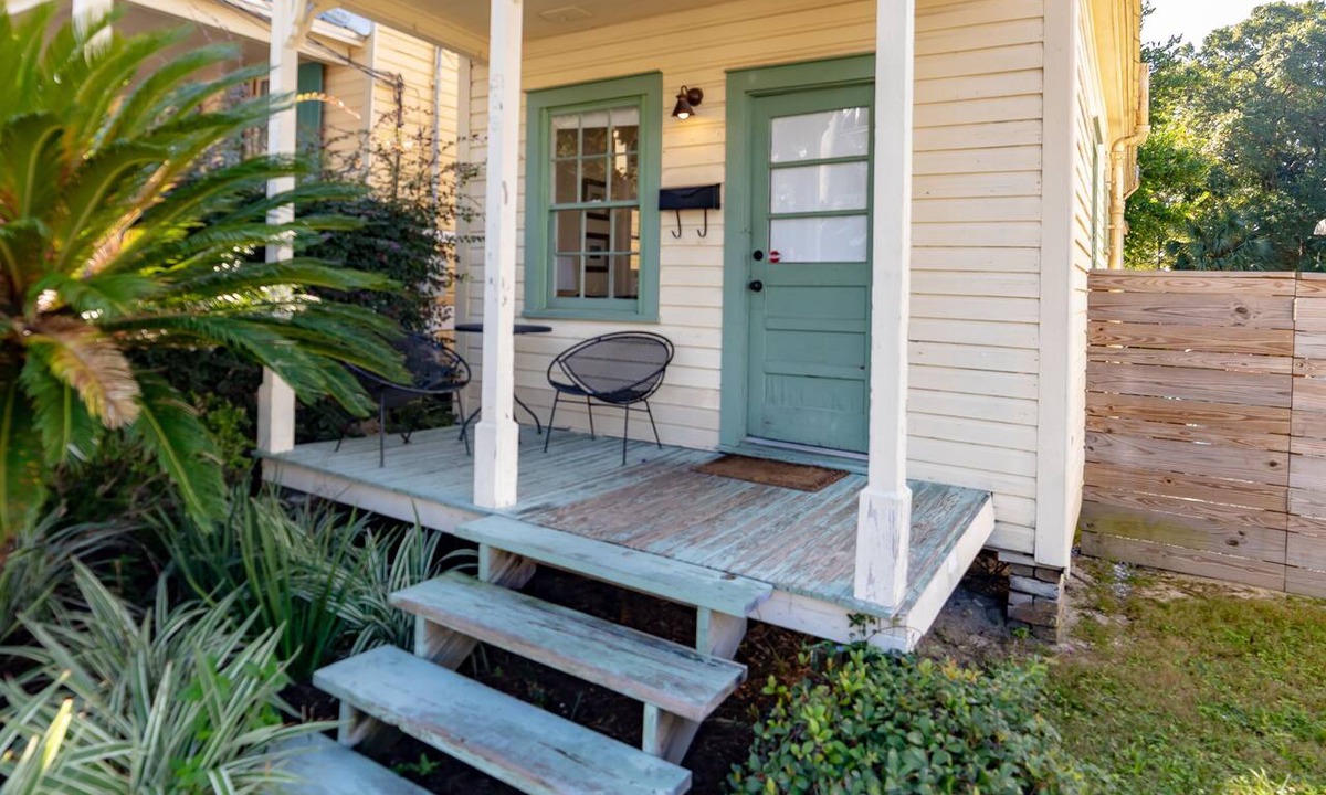 Seville Historic District Cottage | Historic Downtown Pensacola Retreat