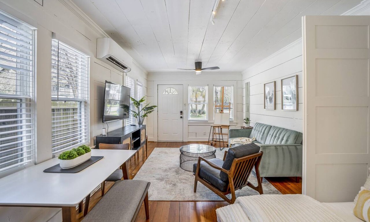 Greater Heights Apartment | Historic Heights Artist #1 - 5 km from FIFA Fest