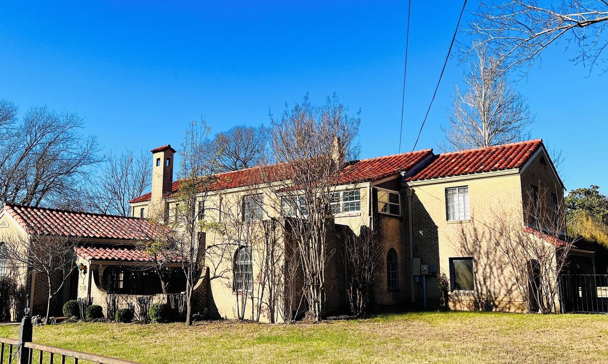 Ada House | Historic Spanish Home, minutes from Everything!